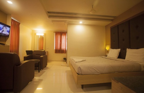 KK Nagar Hotel | P K Rresidency