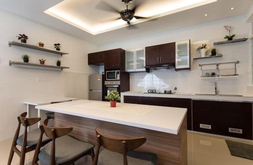 Presint 15 Apartment | Palm Armada Residence Free Parking and Netflix