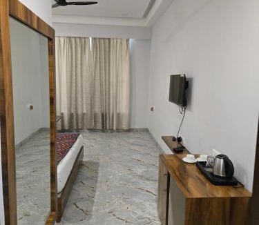 Motihari Hotel | Palm Berry Resort