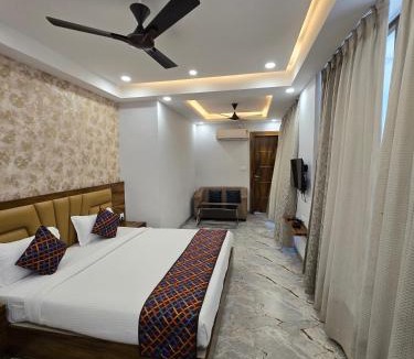 Motihari Hotel | Palm Berry Resort