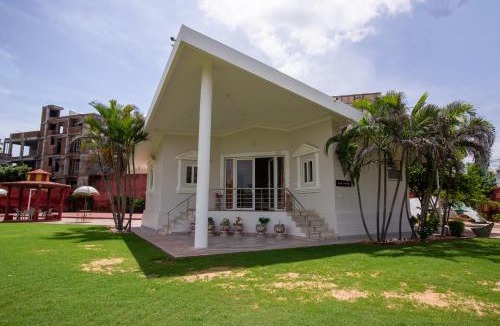 Jaipur District Villa | Palm Familia-6BHK Italian Farmhouse with Cook