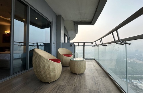 Noida Apartment | Panaromic view at 42nd floor