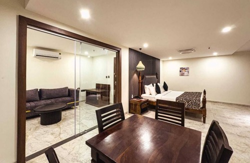 Rau Hotel | PAPAYA TREE HOTELS