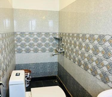 Tonse West Hotel | Paradise Lagoon
