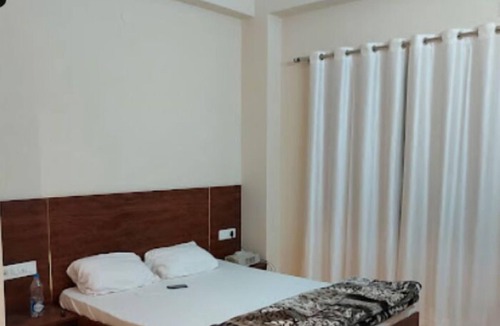 Jaunpur Resort | Parishram Resort By GRB