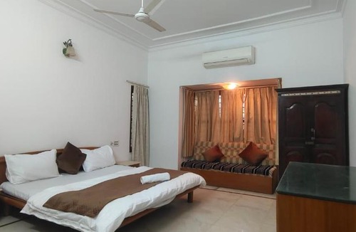 Gandhinagar Apartment | ParKwooD hospitality service gandhinagar