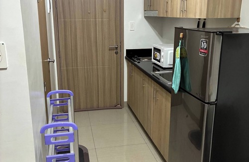 Barangay 76 Apartment | Peaceful Pasay Getaway - Private Studio with Pool