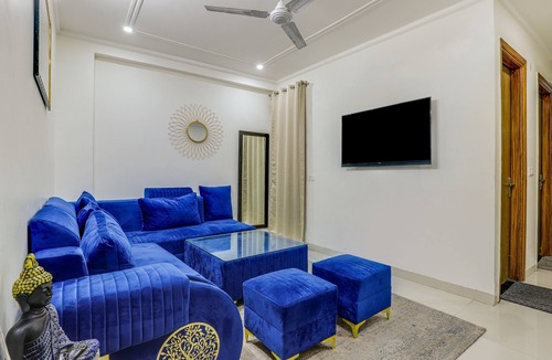 South West Apartment | Peacefulhuts 2BHK near IGI International Airport Delhi n