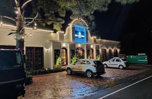 Lansdowne Hotel | Peaks And Pines Resort