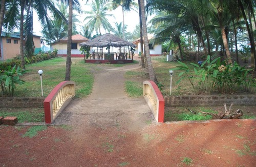 Ladghar Hotel | Pears Beach Resort