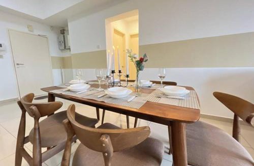The Strand Apartment | Petaling Jaya 1-12pax Muji design 3 room 1 min to Sunway Giza