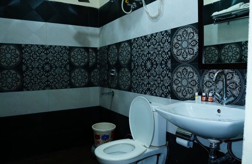 Paliyal Gaon Hotel | Phool Chatti Resort