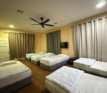 Kuala Lumpur Villa | Pinggir TTDI Damansara Homestay for big group up to 35 pax