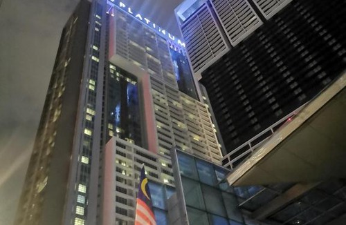 Kuala Lumpur City Centre Apartment | Platinum Suites KLCC Deluxe 2 Bedroom Apartment by LaManche
