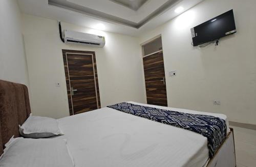 Ghaziabad Hotel | PLAY Hotel MukNova Residency - couple friendly