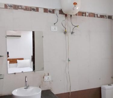 Greater Noida Hotel | PLAY THE KINGS NIGHT HOTEL couple friendly