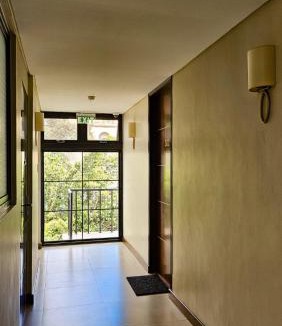 Makati Apartment | Poblacion Studio Apartment with Balcony