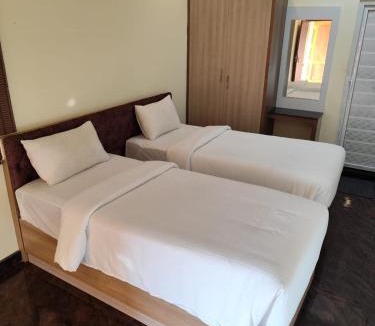 Sivagiri Cabin | Ponpandian Family Restaurant