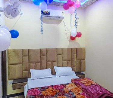 Hapur Hotel | POP 81067 The Signature Hotel
