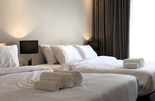 Wua Lai Hotel | POR Daowadung