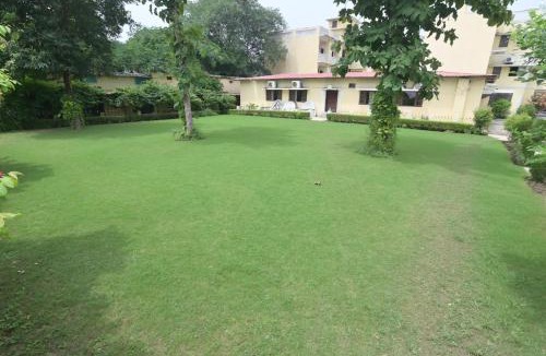 Phulpur Hotel | Prayag Bhagirath Resort