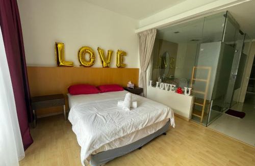 Taman Kobena Apartment | Private Jacuzzi Staycation at KL City 712