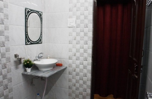 Varanasi Resort | Private room ∙ 3 guests