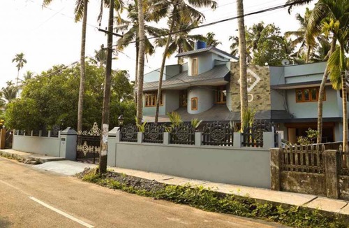 North Paravur Resort | Private room ∙ 3 guests
