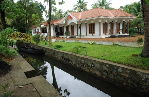 Kumarakom Resort | Private room ∙ 4 guests