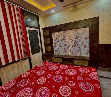Vaishali Nagar House | Private Room For Couple