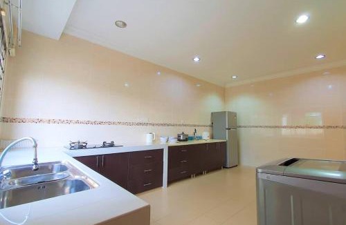 Puchong House | Puchong Semi D Homestay spacious 4 rooms