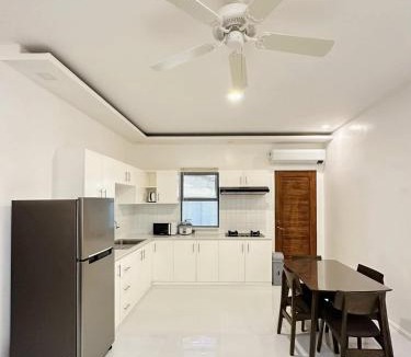Tangnan Apartment | Queen Bed, Full Kitchen in Panglao Island