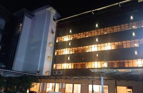 Vadakara Hotel | Queens Tourist Home