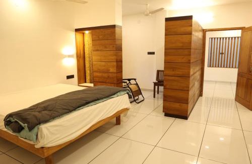 Kollam House | QUILON LAKE INN