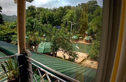Pandan Hotel | RAC's Inn Malumpati