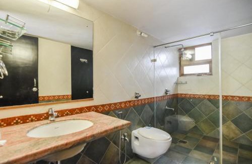 Gauravaddo House | Rainforest - Casa Azure 5 Min walk to the beach