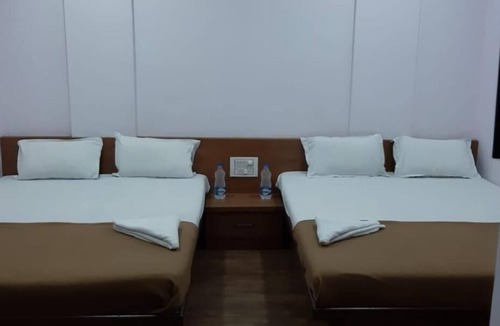 Kolhapur Hotel | Rajhuns Deluxe Lodging