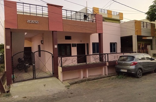 Ujjain House | Rajtaru Home Stay - Stay at the posh and peace full place of the city.