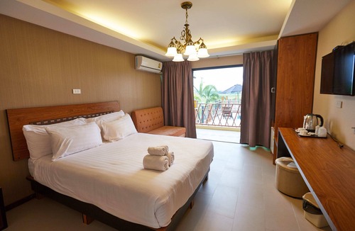 Fai Kaeo Hotel | Rapeepong Resort Nanthai