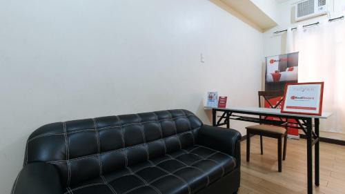 Urdaneta City Hotel | RedDoorz at DLittle Egg Hostel Pangasinan