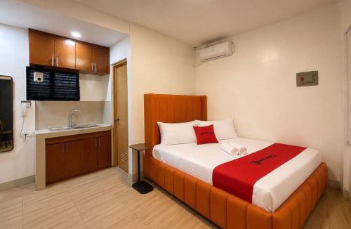Tarlac Hotel | RedDoorz at Staycation Rooms Tibag Tarlac City
