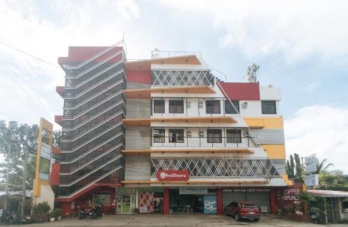 Pavia Hotel | RedDoorz @ Benelio Suites Pavia Iloilo
