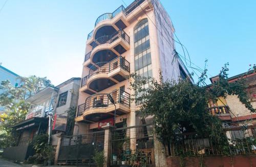 Baguio Hotel | RedDoorz Hostel @ Faes Transient House