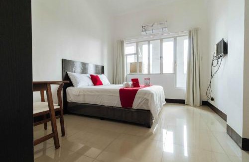 Santo Domingo Hotel | RedDoorz Plus at Banawe Quezon City