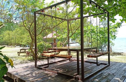 Balamban Hotel | RedDoorz Plus @ Costa Roca Balamban