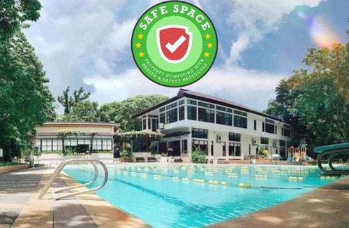 Lucena Hotel | RedDoorz Premium @ Ouan's the Farm Resort