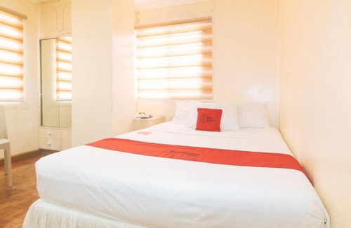 Dagupan Hotel | RedDoorz @ Tondaligan Beach Hotel