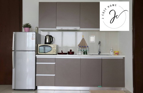 Pekeliling Apartment | Regalia Suites @ Infinity Pool | 4pax | KLCC Nght.View | 2min Subway