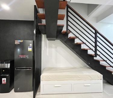 Balanga House | Relaxing 2BR Corner Home with Calming Lanai Area