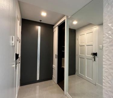 Mandaluyong Apartment | Resort-style oasis at the the heart of the city